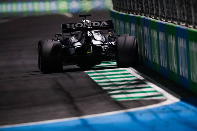 22 TSUNODA Yuki (jap), Scuderia AlphaTauri Honda AT02, action during the Formula 1 stc Saudi Arabian Grand Prix 2021, 21th round of the 2021 FIA Formula One World Championship, WM, Weltmeisterschaft from December 3 to 5, 2021 on the Jeddah Corniche Circuit, in Jeddah, Saudi Arabia - F1 - SAUDI ARABIAN GRAND PRIX 2021 DPPI Panoramic  20211204_GOODEN_FG0O2859