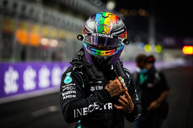 HAMILTON Lewis (gbr), Mercedes AMG F1 GP W12 E Performance, portrait celebrating pole position during the Formula 1 stc Saudi Arabian Grand Prix 2021, 21th round of the 2021 FIA Formula One World Championship, WM, Weltmeisterschaft from December 3 to 5, 2021 on the Jeddah Corniche Circuit, in Jeddah, Saudi Arabia - F1 - SAUDI ARABIAN GRAND PRIX 2021 DPPI Panoramic  20211204_GOODEN_FGO07665