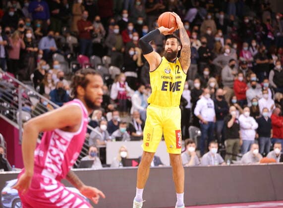 Telekom Baskets Bonn vs Martin Breunig EWE Baskets Oldenburg easyCredit BBL 1 Bundesliga , 2021 2022 season , Hauptrunde 9 Spieltag