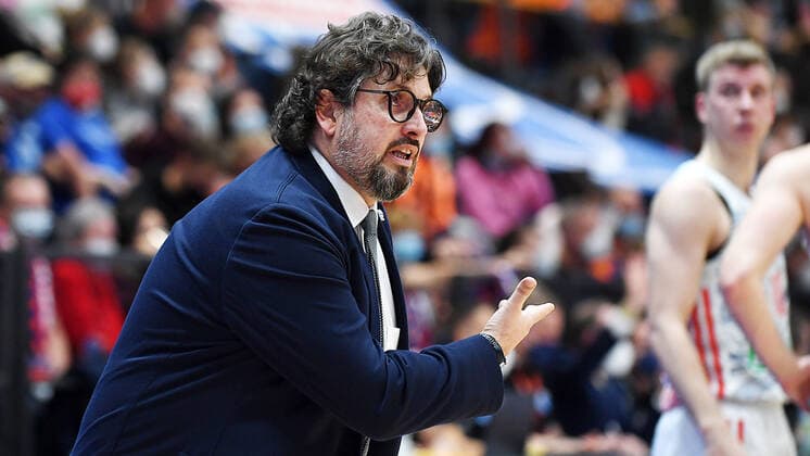 Basketball, 1 Bundesliga, 2021 2022 season, 9 match day, SYNTAINICS MBC Mitteldeutscher Basketball Club Weissenfels vs FC Bayern Muenchen Basketball 04 12 2021 Andrea Trinchieri Head Coach Bayern Muenchen gestures during the game Weissenfels vs FC Bayern Munich Basketball 04 12 2021 Weissenfels Saxony Anhalt Germany Stadthalle Weissenfels