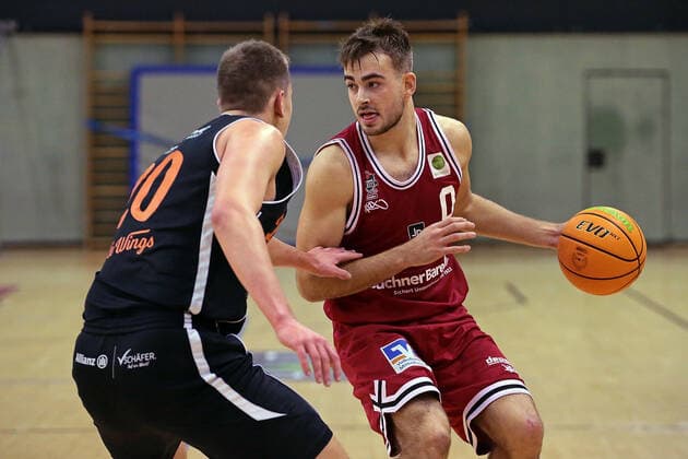 04 12 2021, xovx, Basketball 2 Bundesliga Pro B, Giessen 46ers Rackelos White Wings Hanau v l Philipp Walz White Wings Hanau , Sebastian Brach Giessen 46ers Rackelos Giessen Sporthalle Ost Hessen Germany EN