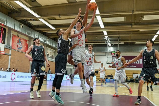 Barmer 2 Basketball Bundesliga ProB, Rheinstars Koeln vs ART Giants Leverkusen, 04 12 2021 Valentin Blass RheinStars Koeln 22 , Barmer 2 Basketball Bundesliga ProB, Rheinstars Koeln vs ART Giants Leverkusen on 04 12 2021 at ASV Koeln in Koeln Nordrhein Westfalen Copyright: xBEAUTIFULxSPORTS Mueller-Laschetx