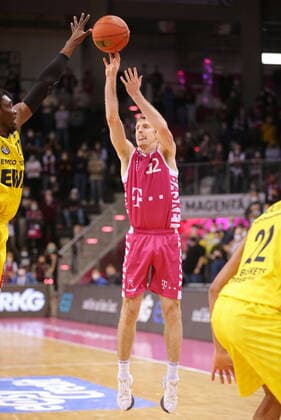 Skyler Bowlin Telekom Baskets Bonn vs EWE Baskets Oldenburg easyCredit BBL 1 Bundesliga , 2021 2022 season , Hauptrunde 9 Spieltag