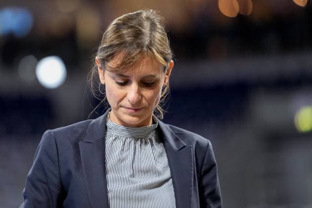 Jennifer Kettemann Managing Director, RNL , single image, action, disappointed looking, disappointment, frustration, disappointed, pessimistic, hangs his head, 04 12 2021, Mannheim Germany , Handball, Bundesliga, Rhein Neckar Löwen Füchse Berlin xozx