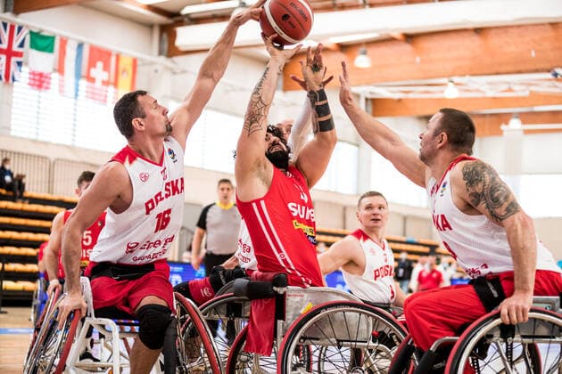 European Championship Wheelchair Basketball 04 12 2021 MADRID, SPAIN 4 December Wheelchair Basketball, Poland vs Switzerland Men, on Day 1 of the European Championship Wheelchair Basketball on 04 12 2021 at Polid Municipal Francisco Fernandez Ochoa in Madrid, Spain Adrian Labedzki Poland, 16 , Mateusz Filipski Poland, 7 , Schwan Wahab Switzerland, 23 , Krzysztof Bandura Poland, 5 Copyright: xBEAUTIFULxSPORTS Wunderlx