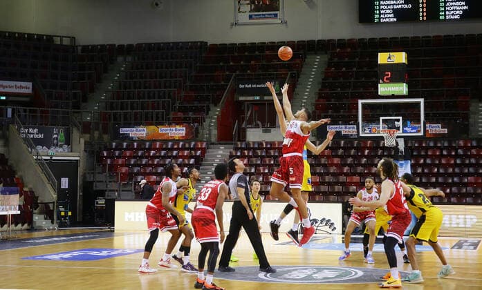 Ludwigsburg , Basketball easycredit BBL Bundesliga MHP Riesen Ludwigsburg vs s Oliver Würzburg , ghost game , empty stands , at Ti Off Filip Stanic Würzburg