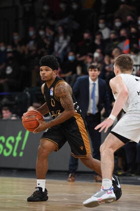 Basketball I Mens I 2021 2022 Season I Bundesliga I 9 Matchday I Hamburg Towers Basketball Loewen Braunschweig I 05 12 2021 Tookie Brown 0, Point Guard, Basketball Loewen Braunschweig Lueneburg edel optics de Arena Hamburg Germany. Copyright: xLobeca Hannigx