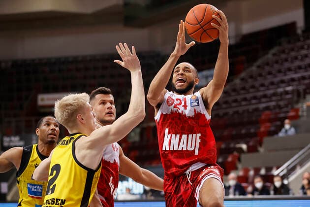 05 12 2021, Basketball, BBL 2021, 2022, Matchday 9, MHP Riesen Ludwigsburg s Oliver Wuerzburg, GER, Ludwigsburg, MHP Arena Image from left Tremmell Darden MHP RIESEN , Jacob Patrick MHP RIESEN , Filip Stanic s Oliver Wuerzburg and Cameron Hunt s Oliver Wuerzburg. Copyright: HMBxMedia xHeikoxBecker