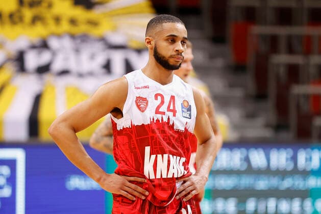 05 12 2021, Basketball, BBL 2021, 2022, matchday 9, MHP Riesen Ludwigsburg s Oliver Wuerzburg, GER, Ludwigsburg, MHP Arena pic v li disappointment at Cameron Hunt s Oliver Wuerzburg. Copyright: HMBxMedia xHeikoxBecker