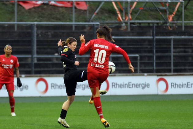 1 FC Köln Women SC Sand Women Football Women Bundesliga 2021 2022 Franz Kremer Stadion Cologne Germany 05 12 2021 Right Marina Georgieva Sand Left Alicia Sophie Gudorf 1 FC Köln
