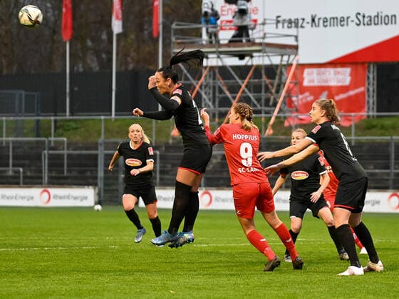 Peggy Kuznik 1 FC Köln, 21 , Doerthe Hoppius SC Sand, 09 and Myrthe Moorrees 1 FC Köln, 06 1 FC Koeln vs SC Sand, Football, Womens Bundesliga, Matchday 10, 2021 2022, 05 12 2021 DFL DFB REGULATES PROHIBIT ANY USE OF PHOTOGRAPHS AS IMAGE SEQUENCES AND OR QUASI VIDEO 1 FC Koeln vs SC Sand, Football, Womens Bundesliga, Matchday 10, Season 2021 2022, 05 12 2021 Koeln Copyright: xEibner-Pressefotox EP_THR