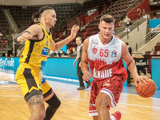 Jonathan Bahre MHP Riesen Ludwigsburg, 7 , Filip Stanic S Oliver Wurzburg, 65 , MHP Riesen Ludwigsburg S Oliver Wurzburg , Basketball, Bundesliga, 9 Spieltag, Spielzeit 2021 2022, 05 12 2021, MHP Riesen Ludwigsburg S Oliver Wurzburg , Basketball, Bundesliga, 9 Spieltag, Spielzeit 2021 2022, 05 12 2021 Ludwigsburg. Copyright: xAntonioxChiok Eibner-Pressefotox EP_ACK