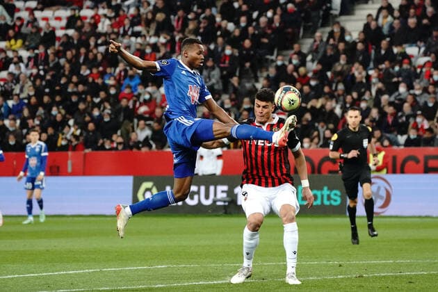 Mouhamadou Habibou Diallo (Strasbourg) - Flavius Daniluc (OGC Nice) FOOTBALL : OGC Nice vs Strasbourg - Ligue 1 Uber Eats - Nice - 05 12 2021 NorbertScanella Panoramic 