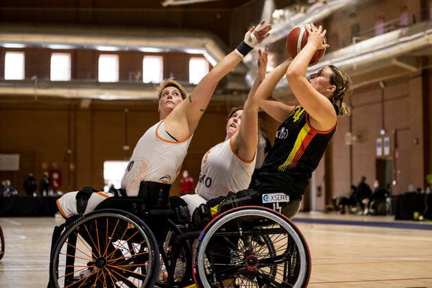 European Championship Wheelchair Basketball 05 12 2021 MADRID, SPAIN 5 December Wheelchair Basketball, Netherlands vs Germany Women, on Day 2 of the European Championship Wheelchair Basketball on 05 12 2021 at Polid Municipal Marques de Samaranch in Madrid, Spain Cher Korver Netherlands, 11 , Lena Knippelmeyer Germany, 14 Copyright: xBEAUTIFULxSPORTS Wunderlx
