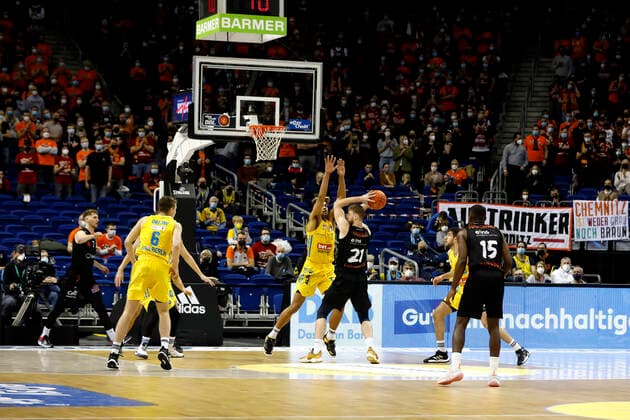 05 12 2021, easyCredit Basketball Bundesliga, BBL, 2021 2022 season, men, Alba Berlin Chemnitz Niners Ivan KaraÄiÄ‡, Niners Chemnitz Berlin Mercedes Benz Arena Berlin Germany.