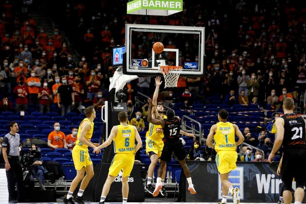 05 12 2021, easyCredit Basketball Bundesliga, BBL, season 2021 2022, men, Alba Berlin Chemnitz Niners Frantz Massenat, Niners Chemnitz Berlin Mercedes Benz Arena Berlin Germany