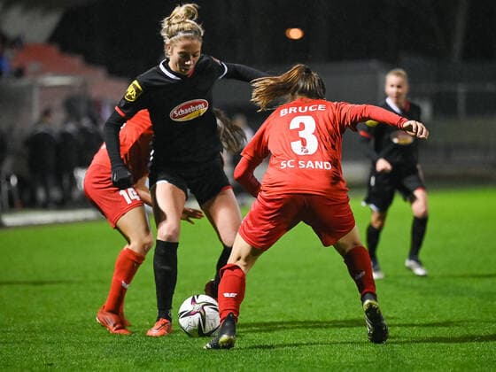 Covert Noemi Gentile SC Sand, 14 Davor Sharon Beck 1 FC Koeln, 10 and Victoria Bruce SC Sand, 03 1 FC Koeln vs SC Sand, Football, Womens Bundesliga, Matchday 10, 2021 2022, 05 12 2021 DFL DFB REGULATES PROHIBIT ANY USE OF PHOTOGRAPHS AS IMAGE SEQUENCES AND OR QUASI VIDEO 1 FC Koeln vs SC Sand, Football, Womens Bundesliga, Matchday 10, Season 2021 2022, 05 12 2021 Koeln Copyright: xEibner-Pressefotox EP_THR