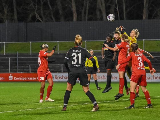 Ball defense by Jasmin Pal SC Sand, 01 Doing so Adrienne Jordan SC Sand, 29 , Rachel Rinast 1 FC Köln, 31 , Victoria Bruce SC Sand, 03 and Doerthe Hoppius SC Sand, 09 1 FC Koeln vs SC Sand, Football, Womens Bundesliga, 10 Matchday, 2021 2022, 05 12 2021 DFL DFB REGULATES PROHIBIT ANY USE OF PHOTOGRAPHS AS IMAGE SEQUENCES AND OR QUASI VIDEO 1 FC Koeln vs SC Sand, Football, Womens Bundesliga, 10 Matchday, Season 2021 2022, 05 12 2021 Koeln Copyright: xEibner-Pressefotox EP_THR