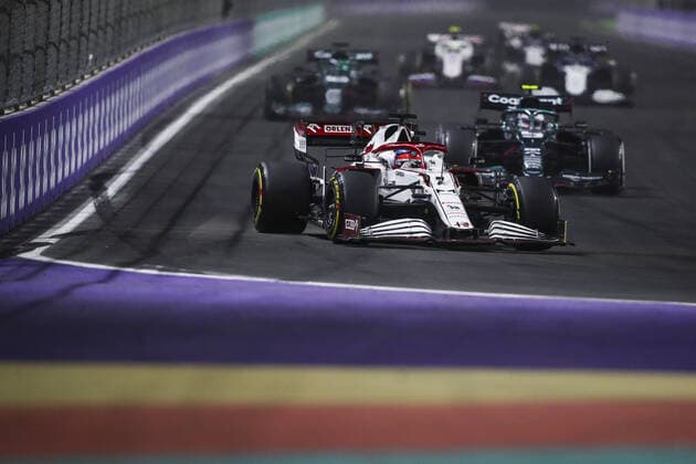 07 RAIKKONEN Kimi (fin), Alfa Romeo Racing ORLEN C41, action during the Formula 1 stc Saudi Arabian Grand Prix 2021, 21th round of the 2021 FIA Formula One World Championship, WM, Weltmeisterschaft from December 3 to 5, 2021 on the Jeddah Corniche Circuit, in Jeddah, Saudi Arabia - F1 - SAUDI ARABIAN GRAND PRIX 2021 - RACE DPPI Panoramic  00121044_FG0O3221.JPG