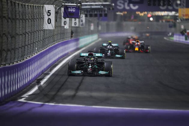 44 HAMILTON Lewis (gbr), Mercedes AMG F1 GP W12 E Performance, action during the Formula 1 stc Saudi Arabian Grand Prix 2021, 21th round of the 2021 FIA Formula One World Championship, WM, Weltmeisterschaft from December 3 to 5, 2021 on the Jeddah Corniche Circuit, in Jeddah, Saudi Arabia - F1 - SAUDI ARABIAN GRAND PRIX 2021 - RACE DPPI Panoramic  00121044_FG0O3189.JPG