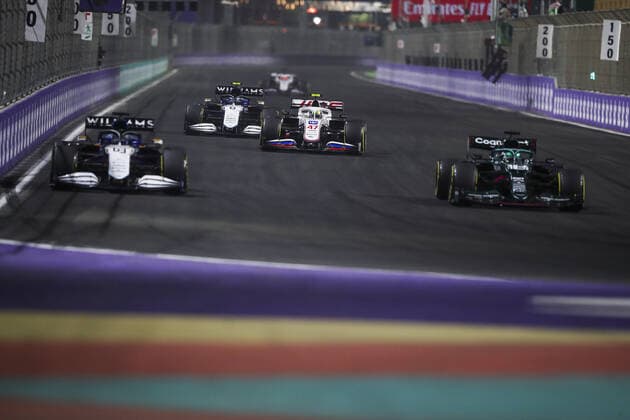 47 SCHUMACHER Mick (ger), Haas F1 Team VF-21 Ferrari, action during the Formula 1 stc Saudi Arabian Grand Prix 2021, 21th round of the 2021 FIA Formula One World Championship, WM, Weltmeisterschaft from December 3 to 5, 2021 on the Jeddah Corniche Circuit, in Jeddah, Saudi Arabia - F1 - SAUDI ARABIAN GRAND PRIX 2021 - RACE DPPI Panoramic  00121044_FG0O3267.JPG