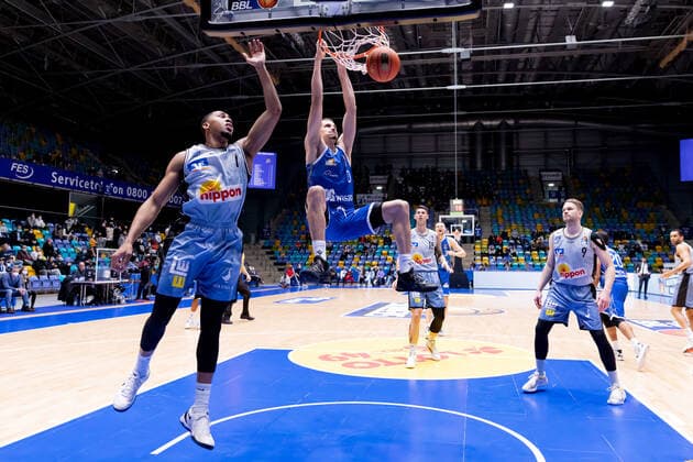 Fraport Skyliners HAKRO Merlins Crailsheim, easyCredit BBL Dunking of Lukas Wank Fraport Skyliners, 0 From left Jaren Lewis Merlins Crailsheim, 1 , Lukas Wank Fraport Skyliners, 0 , Bogdan Radosavljevic Merlins Crailsheim, 15 and Fabian Bleck Merlins Crailsheim, 9 easyCredit BBL basketball match between Fraport Skyliners and HAKRO Merlins Crailsheim on 5 December 2021 at Fraport Arena in Frankfurt am Main , Frankfurt am Main Hesse Germany Fraport Arena