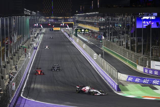 99 GIOVINAZZI Antonio (ita), Alfa Romeo Racing ORLEN C41, action during the Formula 1 stc Saudi Arabian Grand Prix 2021, 21th round of the 2021 FIA Formula One World Championship, WM, Weltmeisterschaft from December 3 to 5, 2021 on the Jeddah Corniche Circuit, in Jeddah, Saudi Arabia - F1 - SAUDI ARABIAN GRAND PRIX 2021 - RACE DPPI Panoramic  00121044_AV6_3546.JPG