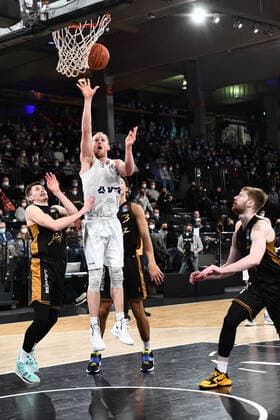 Basketball I Mens I 2021 2022 Season I Bundesliga I 9 Matchday I Hamburg Towers Basketball Loewen Braunschweig I 05 12 2021 Seth Hinrichs 12, Power Forward, Hamburg Towers Lueneburg edel optics de Arena Hamburg Germany. Copyright: xLobeca Hannigx