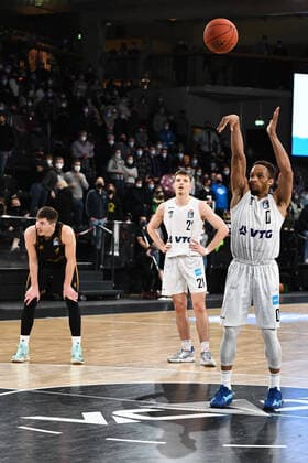 Basketball I Mens I 2021 2022 Season I Bundesliga I 9 Matchday I Hamburg Towers Basketball Loewen Braunschweig I 05 12 2021 Jaylon Brown 0, Point Guard, Hamburg Towers Lueneburg edel optics de Arena Hamburg Germany. Copyright: xLobeca Hannigx