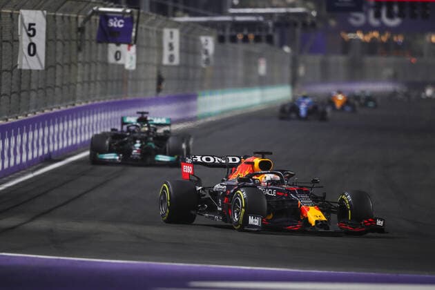 33 VERSTAPPEN Max (nld), Red Bull Racing Honda RB16B, action during the Formula 1 stc Saudi Arabian Grand Prix 2021, 21th round of the 2021 FIA Formula One World Championship, WM, Weltmeisterschaft from December 3 to 5, 2021 on the Jeddah Corniche Circuit, in Jeddah, Saudi Arabia - F1 - SAUDI ARABIAN GRAND PRIX 2021 - RACE DPPI Panoramic  00121044_FG0O3607.JPG