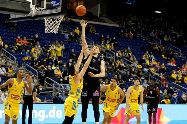 05 12 2021, easyCredit Basketball Bundesliga, BBL, season 2021 2022, men, Alba Berlin Chemnitz Niners Jonas Richter, Niners Chemnitz Berlin Mercedes Benz Arena Berlin Germany