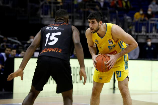 05 12 2021, easyCredit Basketball Bundesliga, BBL, 2021 2022 season, men, Alba Berlin Chemnitz Niners Yovel Zoosman, Alba Berlin Berlin Mercedes Benz Arena Berlin Germany.