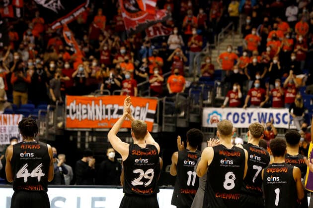 05 12 2021, easyCredit Basketball Bundesliga, BBL, 2021 2022 season, men, Alba Berlin Chemnitz Niners The Niners Chemnitz would like to thank the fans for their support Berlin Mercedes Benz Arena Berlin Germany