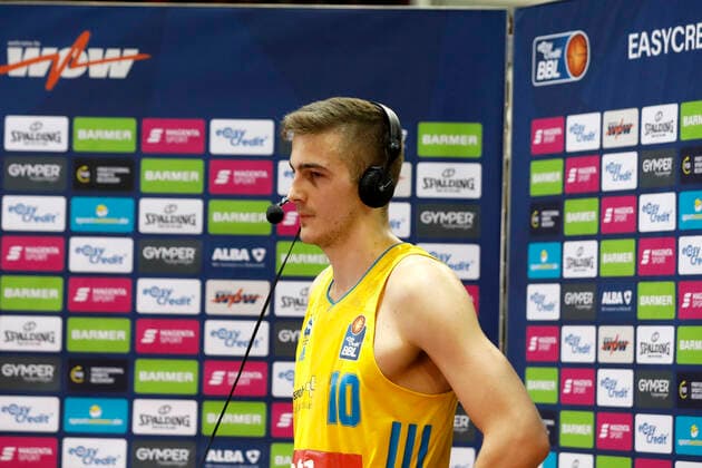 05 12 2021, easyCredit Basketball Bundesliga, BBL, season 2021 2022, men, Alba Berlin Chemnitz Niners Tim Schneider, Alba Berlin Berlin Mercedes Benz Arena Berlin Germany