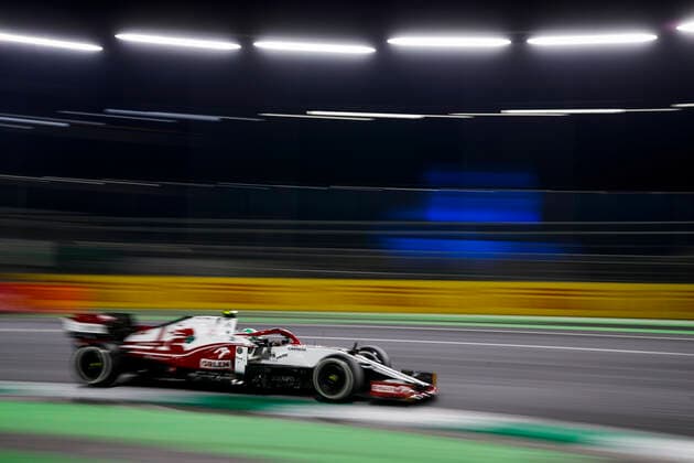 99 GIOVINAZZI Antonio (ita), Alfa Romeo Racing ORLEN C41, action during the Formula 1 stc Saudi Arabian Grand Prix 2021, 21th round of the 2021 FIA Formula One World Championship, WM, Weltmeisterschaft from December 3 to 5, 2021 on the Jeddah Corniche Circuit, in Jeddah, Saudi Arabia - F1 - SAUDI ARABIAN GRAND PRIX 2021 - RACE DPPI Panoramic  00121044__V2_7273.JPG
