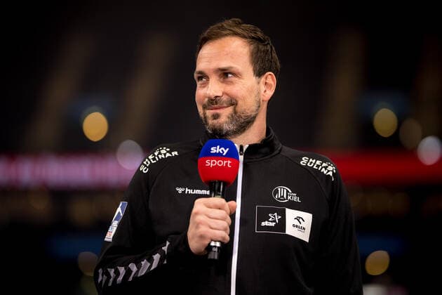 Hamburg, 5. Dezember 2021 - Handball, 1. Bundesliga 2021 22, Handball Verein Hamburg - THW Kiel: Viktor Szilagyi (THW Kiel, Geschäftsführer) *** Hamburg, 5 December 2021 Handball, 1 Bundesliga 2021 22, Handball Sport Verein Hamburg THW Kiel Viktor Szilagyi THW Kiel, Managing Director