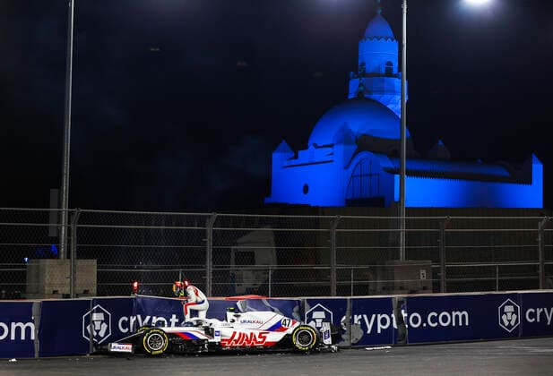 47 Mick Schumacher GER, Haas F1 Team after crash, F1 Grand Prix of Saudi Arabia at Jeddah Corniche Circuit on December 5, 2021 in Jeddah, Saudi Arabia Photo by HOCH ZWEI Jeddah Saudi Arabia