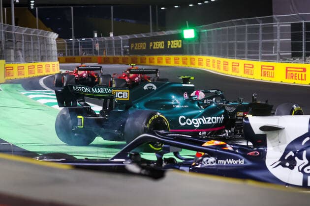 VETTEL Sebastian (ger), Aston Martin F1 AMR21, TSUNODA Yuki (jap), Scuderia AlphaTauri Honda AT02, action crash, accident, during the Formula 1 stc Saudi Arabian Grand Prix 2021, 21th round of the 2021 FIA Formula One World Championship, WM, Weltmeisterschaft from December 3 to 5, 2021 on the Jeddah Corniche Circuit, in Jeddah, Saudi Arabia - F1 - SAUDI ARABIAN GRAND PRIX 2021 - RACE DPPI Panoramic  AC9I9697