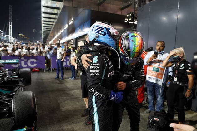 HAMILTON Lewis (gbr), Mercedes AMG F1 GP W12 E Performance, portrait celebrating victory with BOTTAS Valtteri (fin), Mercedes AMG F1 GP W12 E Performance, portrait during the Formula 1 stc Saudi Arabian Grand Prix 2021, 21th round of the 2021 FIA Formula One World Championship, WM, Weltmeisterschaft from December 3 to 5, 2021 on the Jeddah Corniche Circuit, in Jeddah, Saudi Arabia - F1 - SAUDI ARABIAN GRAND PRIX 2021 - RACE DPPI Panoramic  F12021GP21SAU_JK246052