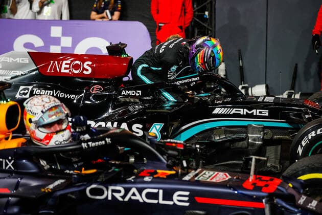 HAMILTON Lewis (gbr), Mercedes AMG F1 GP W12 E Performance, VERSTAPPEN Max (ned), Red Bull Racing Honda RB16B, portrait during the Formula 1 stc Saudi Arabian Grand Prix 2021, 21th round of the 2021 FIA Formula One World Championship, WM, Weltmeisterschaft from December 3 to 5, 2021 on the Jeddah Corniche Circuit, in Jeddah, Saudi Arabia - F1 - SAUDI ARABIAN GRAND PRIX 2021 - RACE DPPI Panoramic  00121043__V2_7641