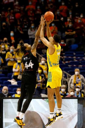 05 12 2021, easyCredit Basketball Bundesliga, BBL, 2021 2022 season, men, Alba Berlin Chemnitz Niners Darion Atkins, Niners Chemnitz, Oscar da Silva, Alba Berlin Berlin Mercedes Benz Arena Berlin Germany