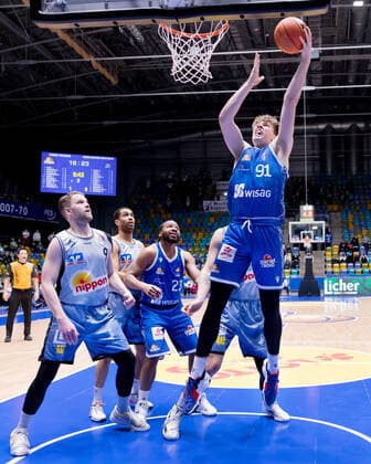 Fraport Skyliners HAKRO Merlins Crailsheim, easyCredit BBL basket by Alexander Richardson Fraport Skyliners, 91 From left Fabian Bleck Merlins Crailsheim, 9 , Jaren Lewis Merlins Crailsheim, 1 , Matt Haarms Fraport Skyliners, 3 and Alexander Richardson Fraport Skyliners, 91 easyCredit BBL basketball game between Fraport Skyliners and HAKRO Merlins Crailsheim on December 5, 2021 at Fraport Arena in Frankfurt am Main , Frankfurt am Main Hesse Germany Fraport Arena