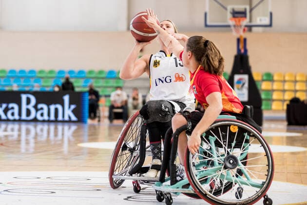 European Championship Wheelchair Basketball 06 12 2021 MADRID, SPAIN December 6 Wheelchair Basketball, Germany vs Spain Women, on Day 3 of the European Championship Wheelchair Basketball on 06 12 2021 at Polid Municipal Francisco Fernandez Ochoa in Madrid, Spain Svenja Mayer Germany, 13 , Lourdes Ortega Spain, 4 Copyright: xBEAUTIFULxSPORTS Wunderlx
