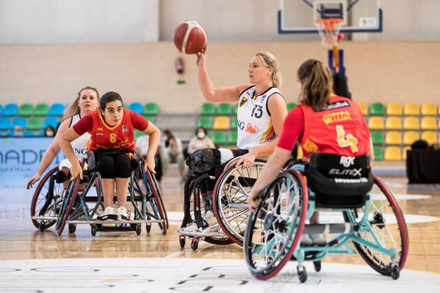 European Championship Wheelchair Basketball 06 12 2021 MADRID, SPAIN December 6 Wheelchair Basketball, Germany vs Spain Women, on Day 3 of the European Championship Wheelchair Basketball on 06 12 2021 at Polid Municipal Francisco Fernandez Ochoa in Madrid, Spain Svenja Mayer Germany, 13 , Lourdes Ortega Spain, 4 Copyright: xBEAUTIFULxSPORTS Wunderlx