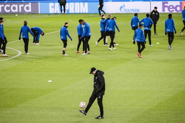 Club Brugge s head coach Philippe Clement pictured during a training session of Belgian soccer team Club Brugge, Monday 06 December 2021, in Paris, France, in preparation of tomorrow s Champions League game against French club PSG Paris Saint-Germain, on the last day (out of six) in the Group A of the UEFA Champions League group stage. BRUNOxFAHY x3151264x