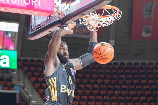 Othello Hunter 8 FC Bayern , dunk, FC Bayern Basketball vs MLP Academics Heidelberg, easyCredit BBL, 06 12 2021 Muenchen Bayern Germany Copyright: xkolbert-press UlrichxGamelx