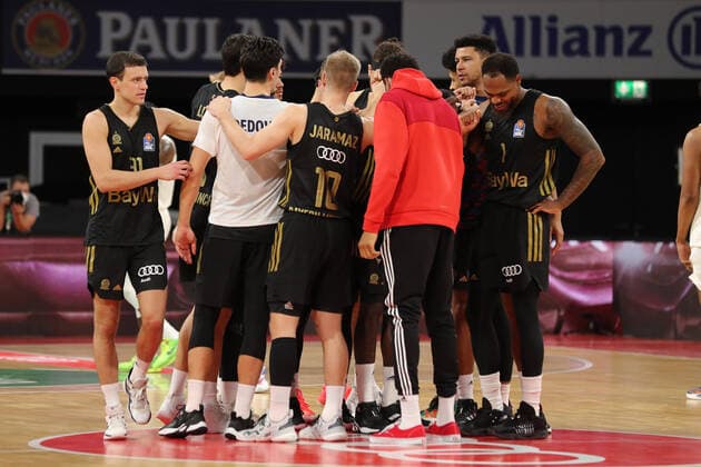 FC Bayern Basketball players celebrate victory after end of game GER, FC Bayern Basketball vs Academics Heidelberg, Basketball, 1 Bundesliga, Season 2021 2022, 06 12 2021, GER, FC Bayern Basketball vs Academics Heidelberg, Basketball, 1 Bundesliga, Season 2021 2022, 06 12 2021, Muenchen Copyright: xEIBNER MarcelxEngelbrechtx EP_EER