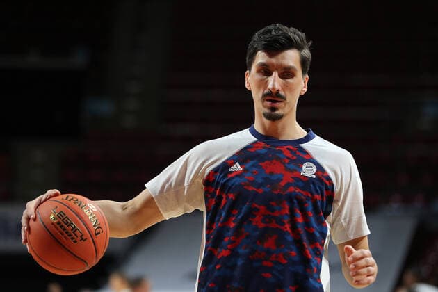 Nihad Dedovic Bayern Basketball, 14 while warming up GER, FC Bayern Basketball vs Academics Heidelberg, Basketball, 1 Bundesliga, Season 2021 2022, 06 12 2021, GER, FC Bayern Basketball vs Academics Heidelberg, Basketball, 1 Bundesliga, Season 2021 2022, 06 12 2021, Muenchen Copyright: xEIBNER MarcelxEngelbrechtx EP_EER