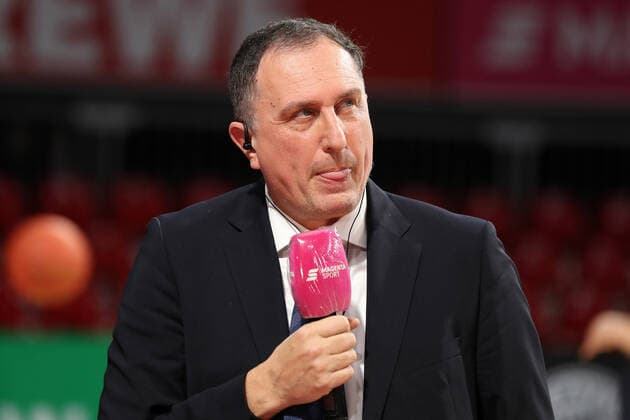 Branislav Ignjatovic Academics Heidelberg, head coach sticks his tongue out GER, FC Bayern Basketball vs Academics Heidelberg, basketball, 1 Bundesliga, 2021 2022 season, 06 12 2021, GER, FC Bayern Basketball vs Academics Heidelberg, basketball, 1 Bundesliga, 2021 2022 season, 06 12 2021, Munich Copyright: xEIBNER MarcelxEngelbrechtx EP_EER