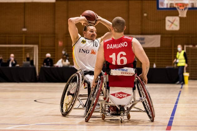 European Championship Wheelchair Basketball 07 12 2021 MADRID, SPAIN December 7 Wheelchair Basketball, Germany vs Switzerland Men, on Day 4 of the European Championship Wheelchair Basketball on 07 12 2021 at Polid Municipal Marques de Samaranch in Madrid, Spain Jan Haller Germany, 10 , Nicola Damiano Switzerland, 16 Copyright: xBEAUTIFULxSPORTS Wunderlx